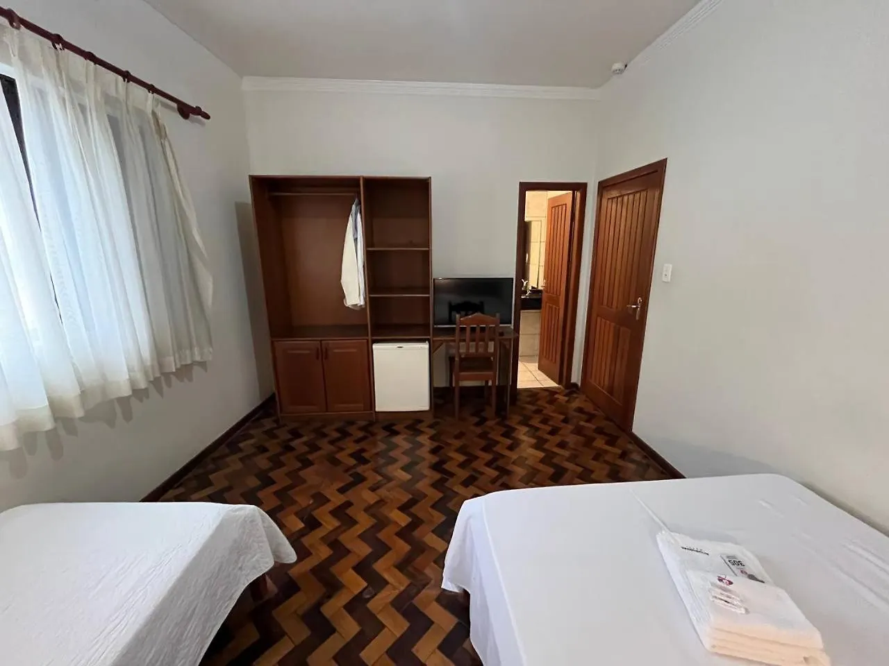 Hotel Acomodare Hotel- Sob Nova Direcao